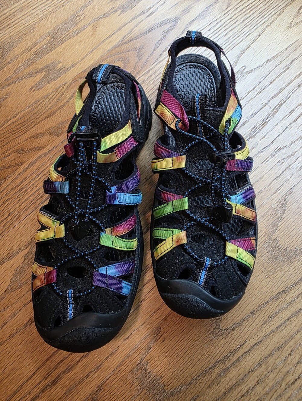 KEEN Whisper Women's 9.5 Sandals Original Tie Dye Rainbow Waterproof 1025038